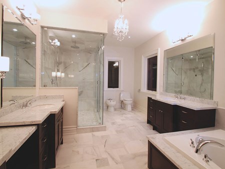 12949 bathroom 01